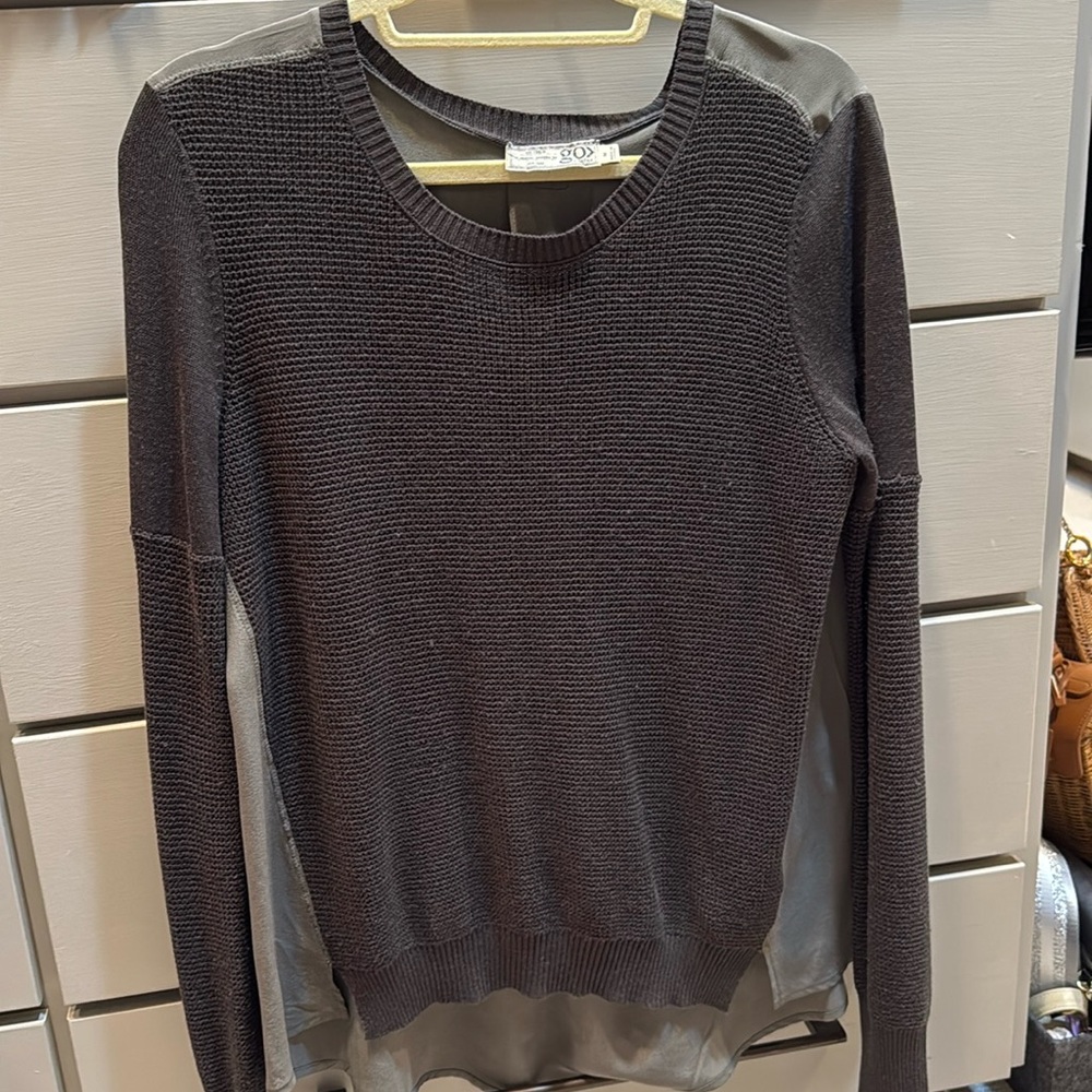 Go by Go Silk sweater/silk top in brown and taupe